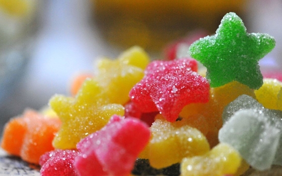 67784-82-1 esteri naturali del poliglicerolo degli emulsionanti alimentari della polvere giallastra grassa degli acidi PGE E475